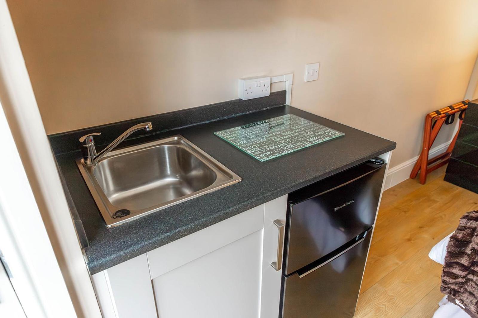 Windermere Studio Rooms - With Free Car Parking Onsite Exterior photo